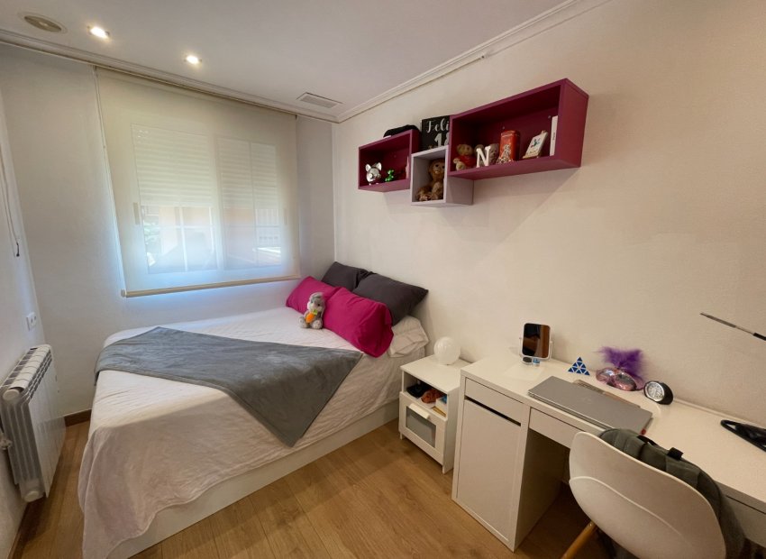 Resale - Townhouse / Duplex / Corner - Elche - Center