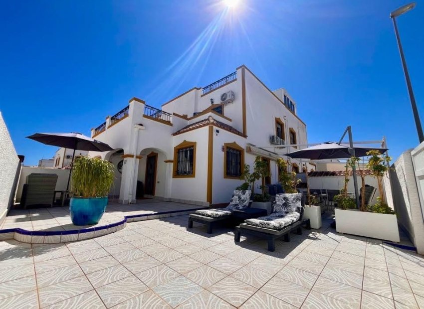 Resale - Townhouse / Duplex / Corner - Entre Naranjos - Vistabella - Entre Naranjos