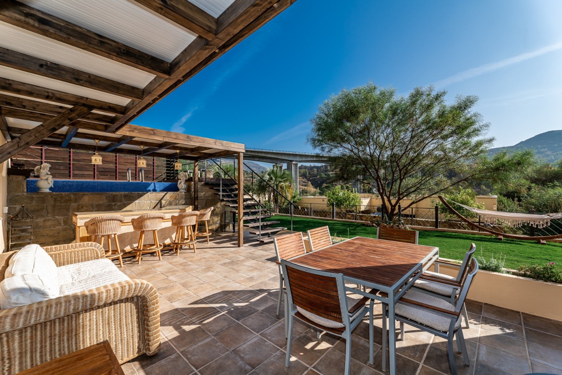 Resale - Townhouse / Duplex / Corner - Estepoa - Selwo