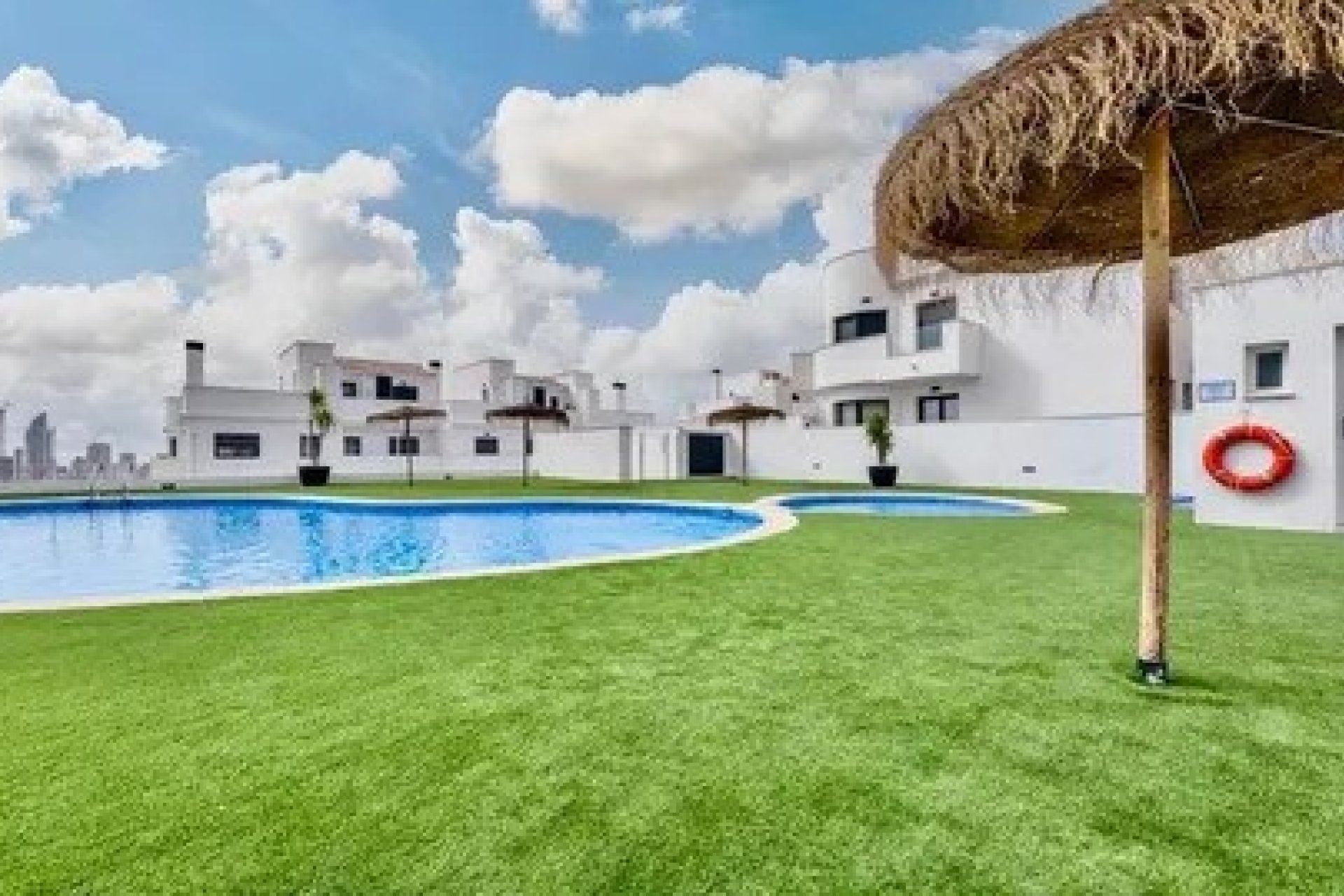 Resale - Townhouse / Duplex / Corner - Finestrat - Urbanización