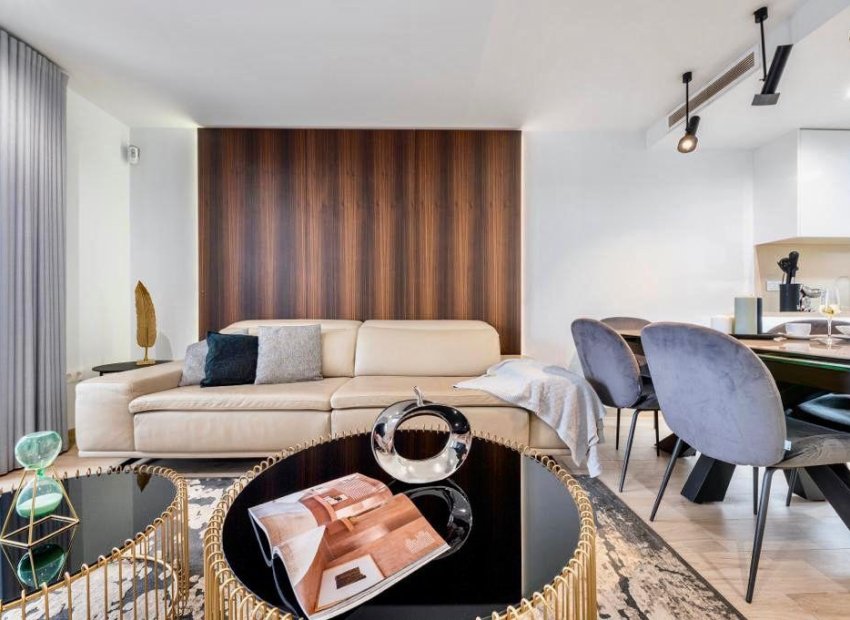 Resale - Townhouse / Duplex / Corner - Finestrat - Urbanización