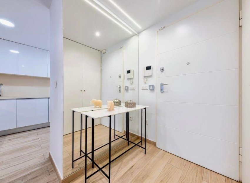 Resale - Townhouse / Duplex / Corner - Finestrat - Urbanización