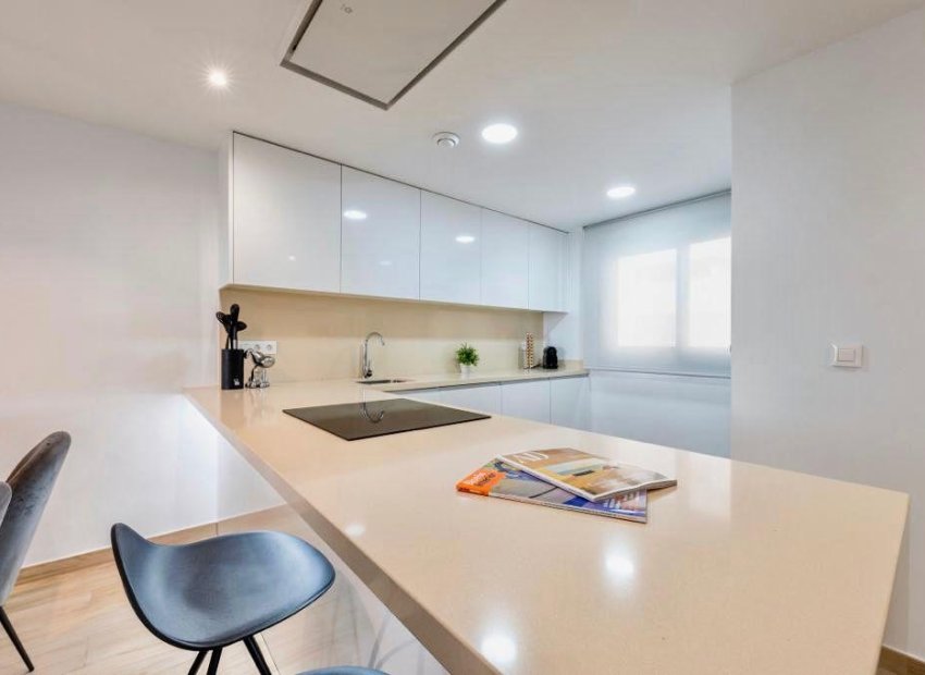 Resale - Townhouse / Duplex / Corner - Finestrat - Urbanización