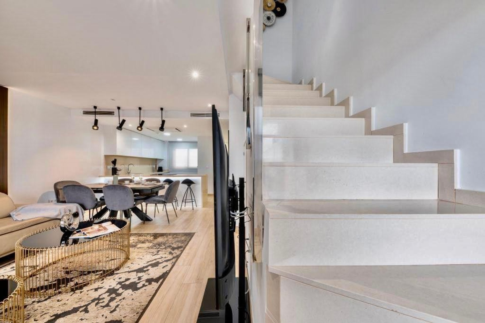 Resale - Townhouse / Duplex / Corner - Finestrat - Urbanización