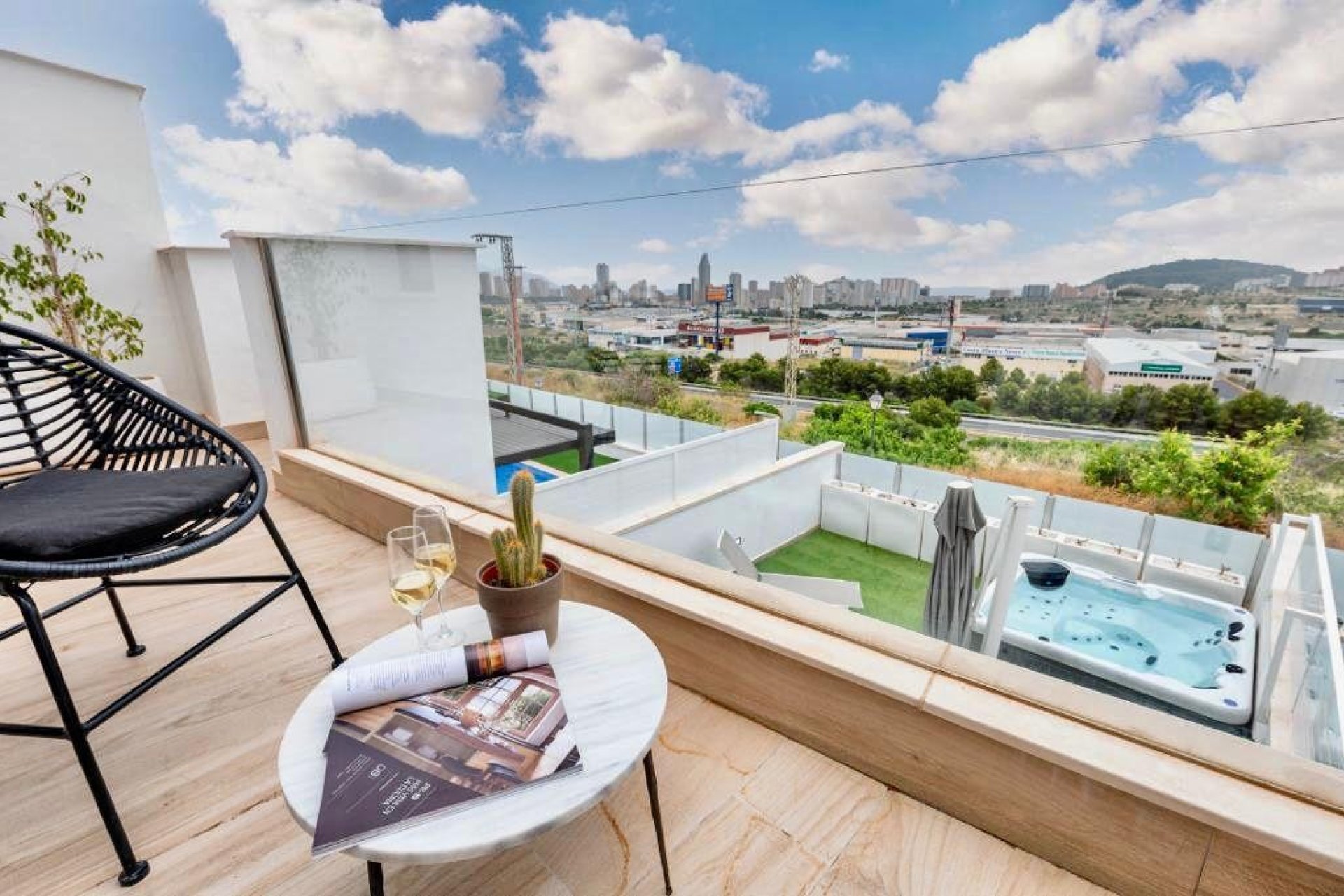 Resale - Townhouse / Duplex / Corner - Finestrat - Urbanización