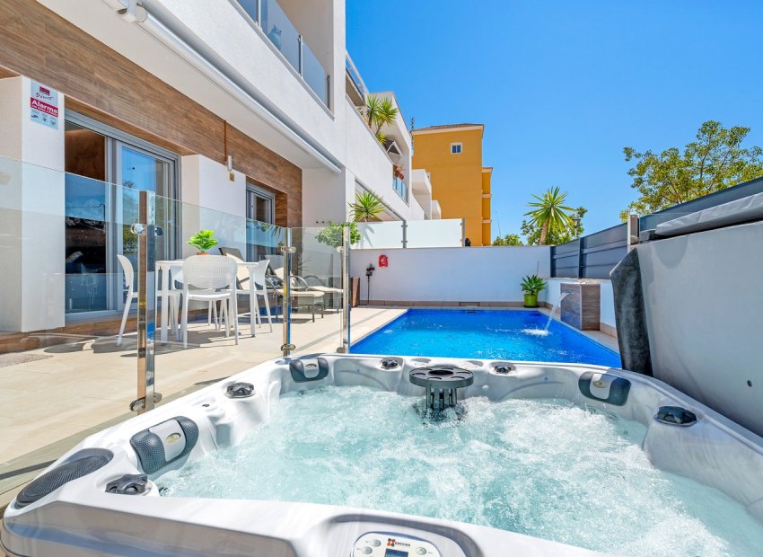 Resale - Townhouse / Duplex / Corner - Formentera del Segura - Formentera De Segura