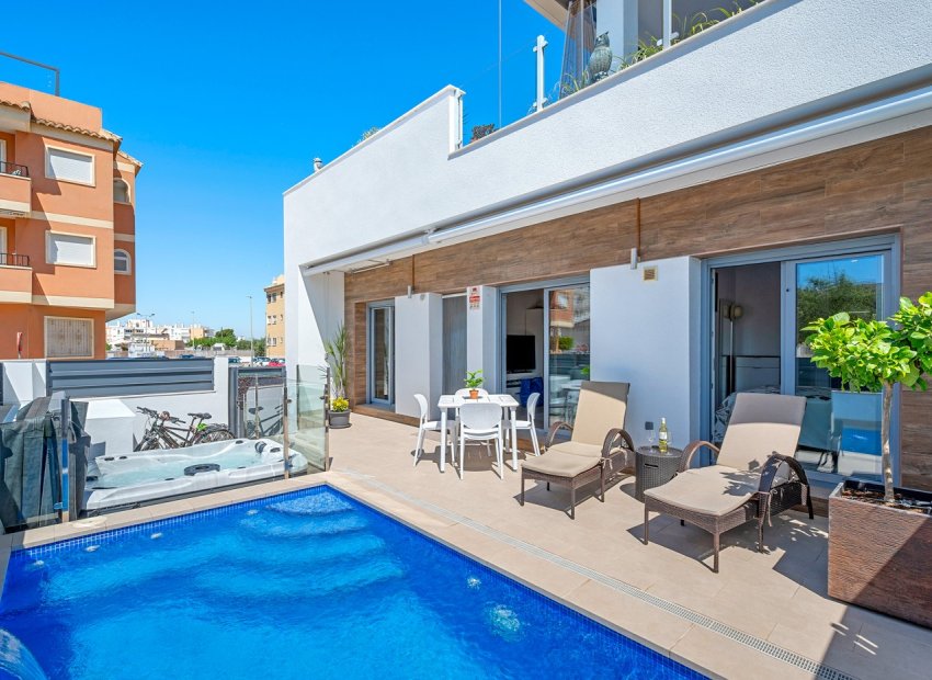 Resale - Townhouse / Duplex / Corner - Formentera del Segura - Formentera De Segura