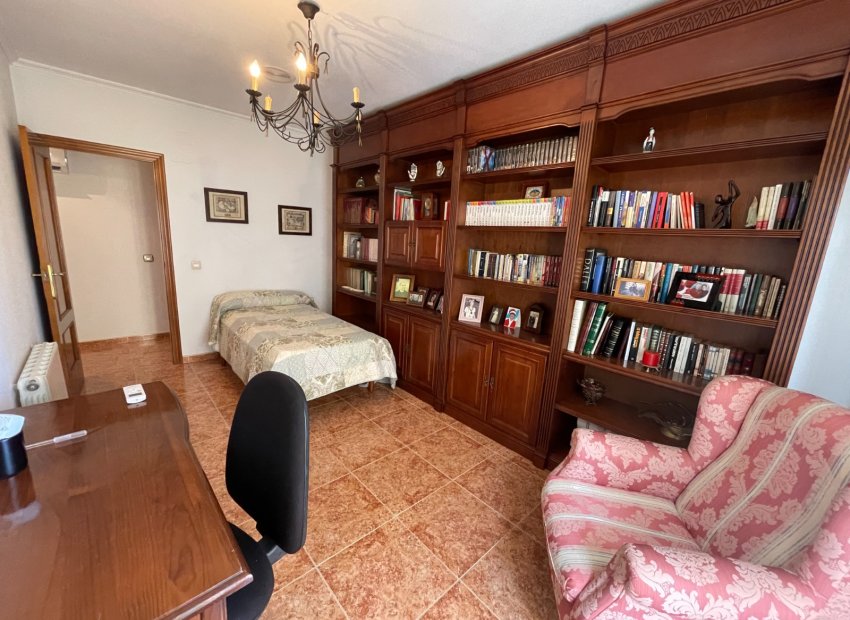 Resale - Townhouse / Duplex / Corner - Formentera del Segura - Formentera De Segura