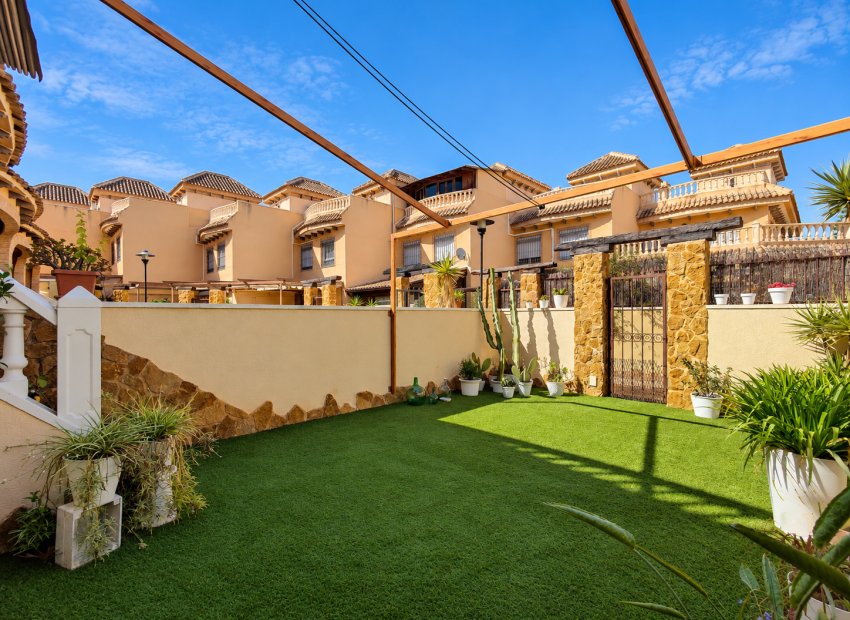 Resale - Townhouse / Duplex / Corner - Guardamar del Segura - Center - El Raso