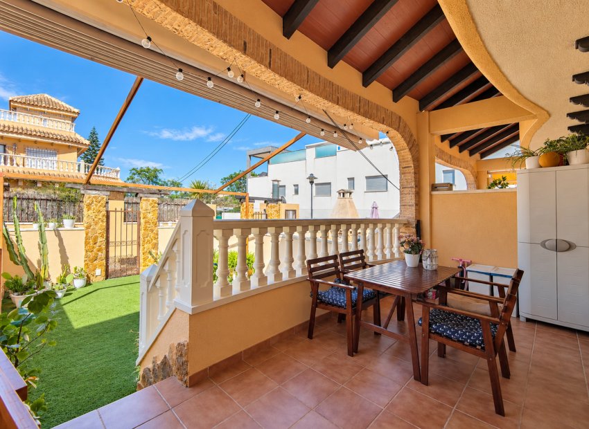 Resale - Townhouse / Duplex / Corner - Guardamar del Segura - Center - El Raso