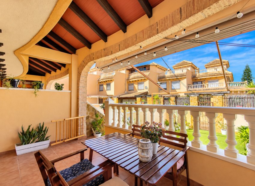 Resale - Townhouse / Duplex / Corner - Guardamar del Segura - Center - El Raso