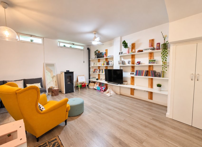 Resale - Townhouse / Duplex / Corner - Guardamar del Segura - Center - El Raso