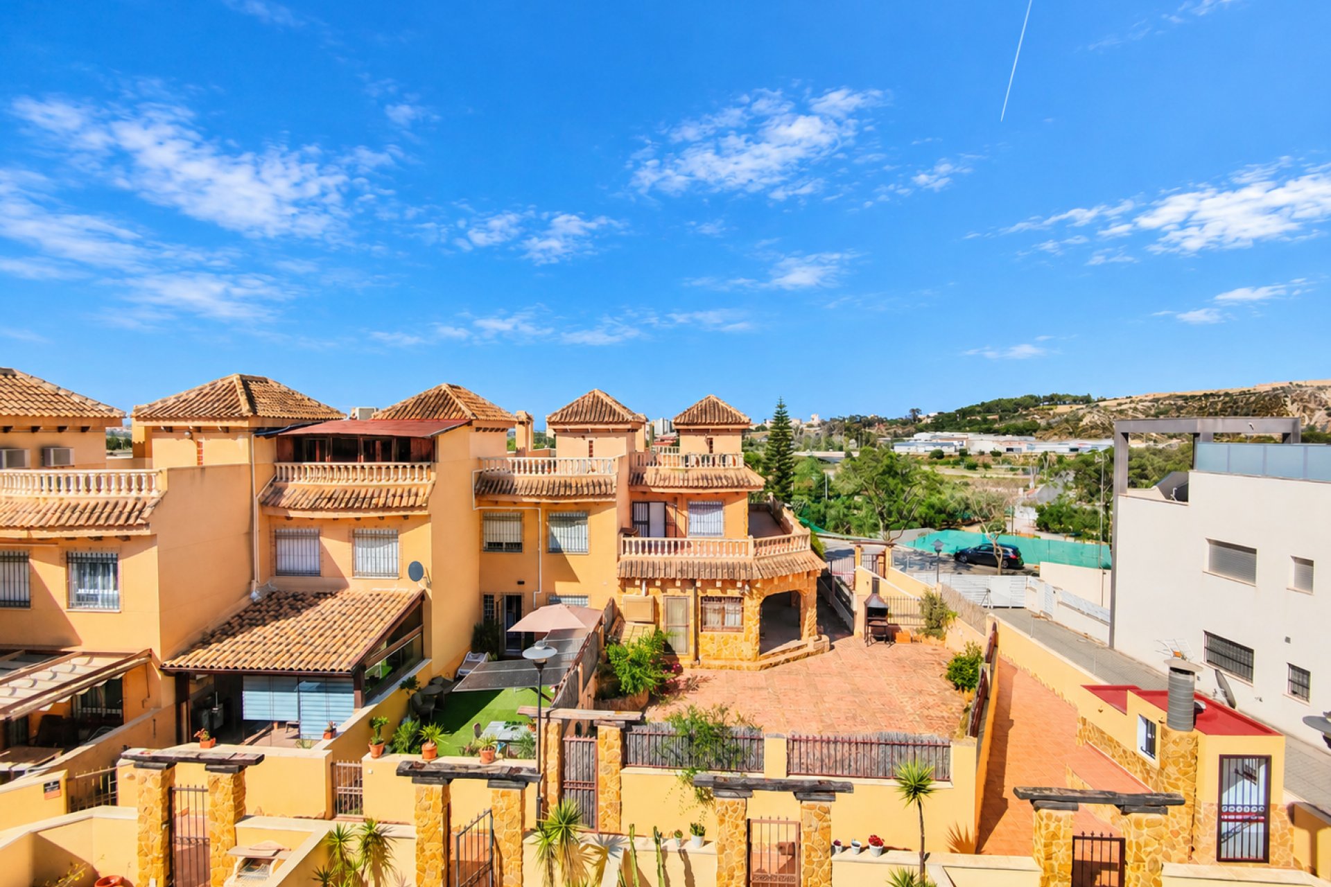 Resale - Townhouse / Duplex / Corner - Guardamar del Segura - Center - El Raso
