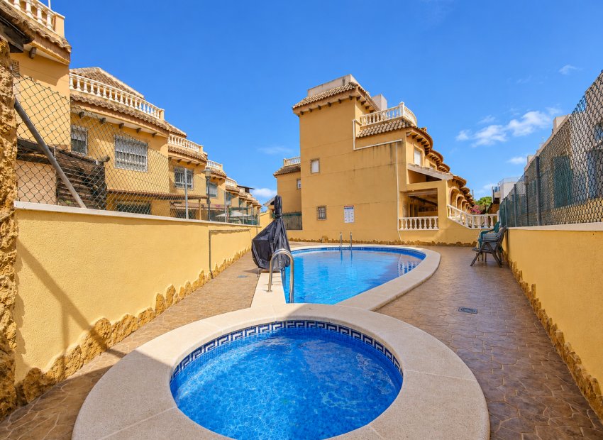 Resale - Townhouse / Duplex / Corner - Guardamar del Segura - Center - El Raso