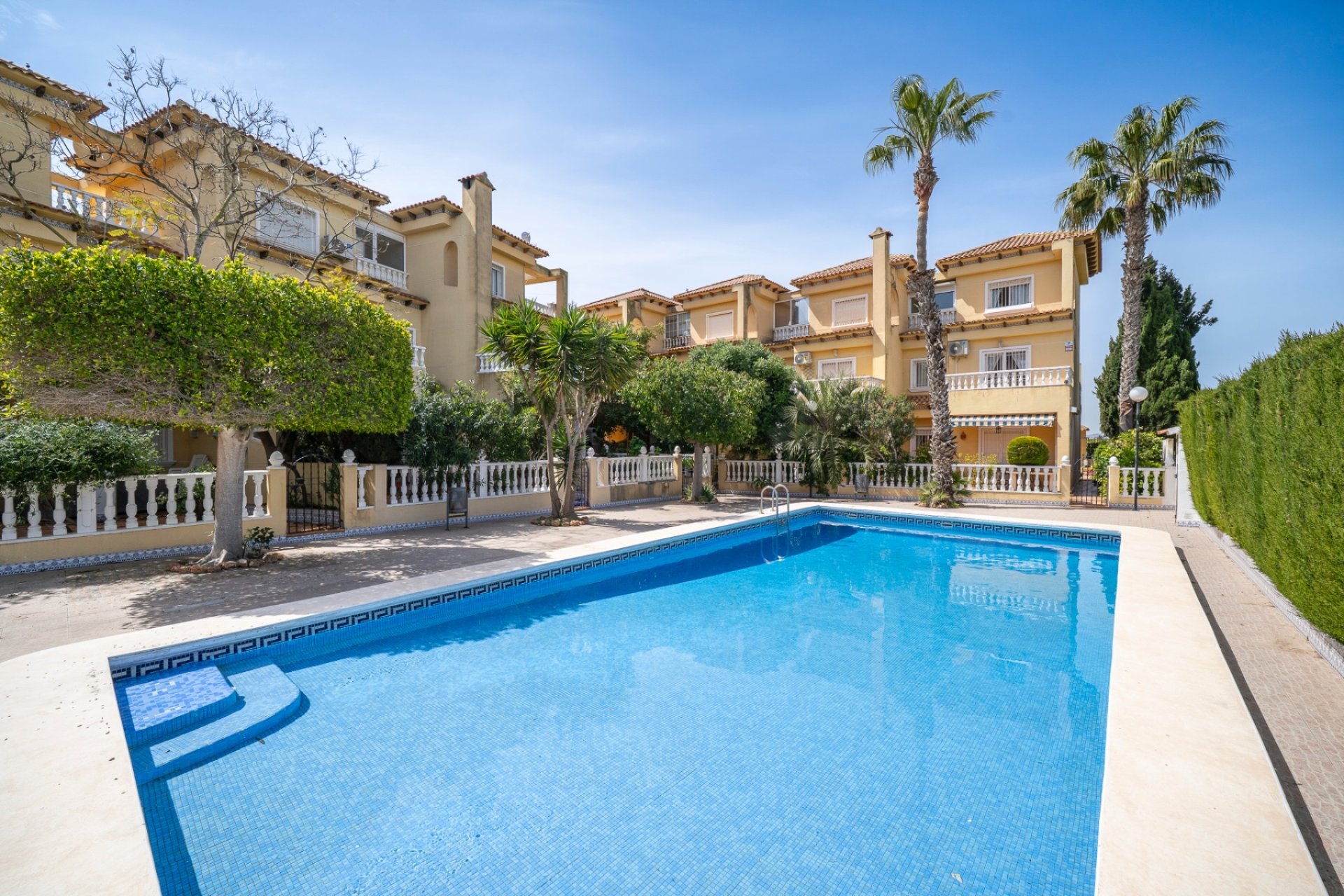 Resale - Townhouse / Duplex / Corner - Guardamar del Segura - El Moncayo