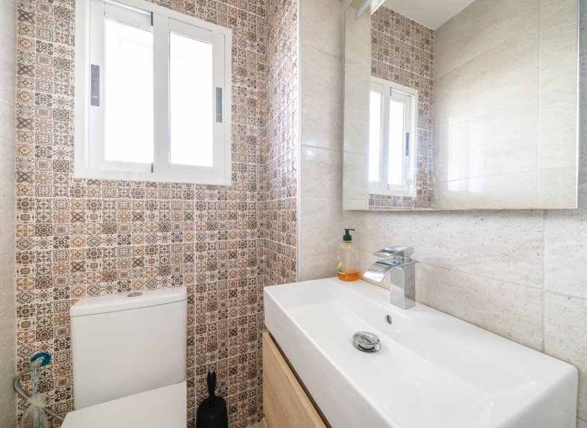 Resale - Townhouse / Duplex / Corner - Guardamar del Segura - El Moncayo