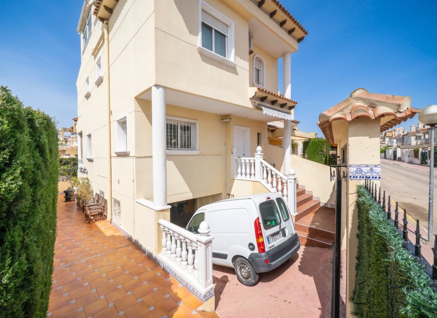 Resale - Townhouse / Duplex / Corner - Guardamar del Segura - El Moncayo