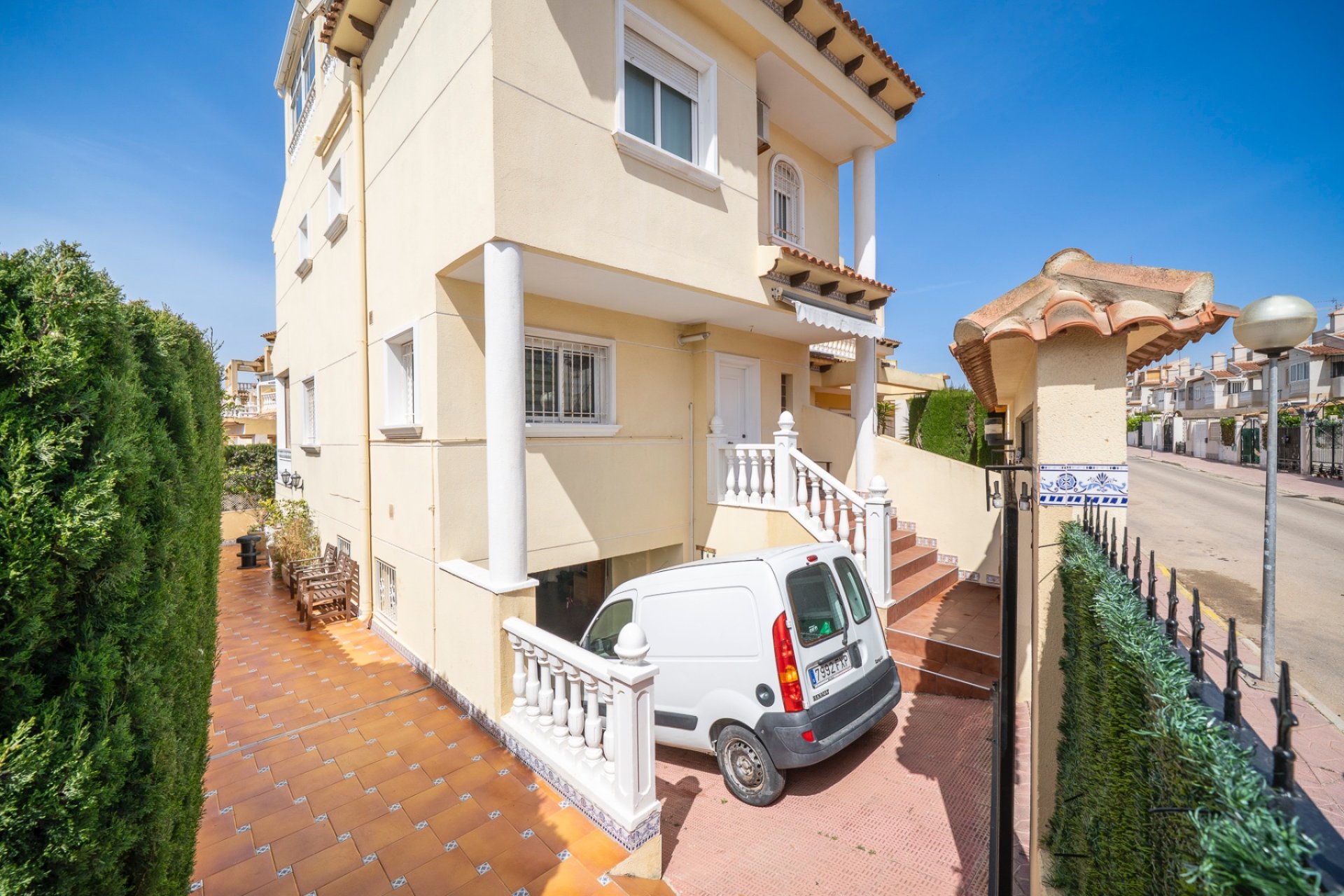 Resale - Townhouse / Duplex / Corner - Guardamar del Segura - El Moncayo