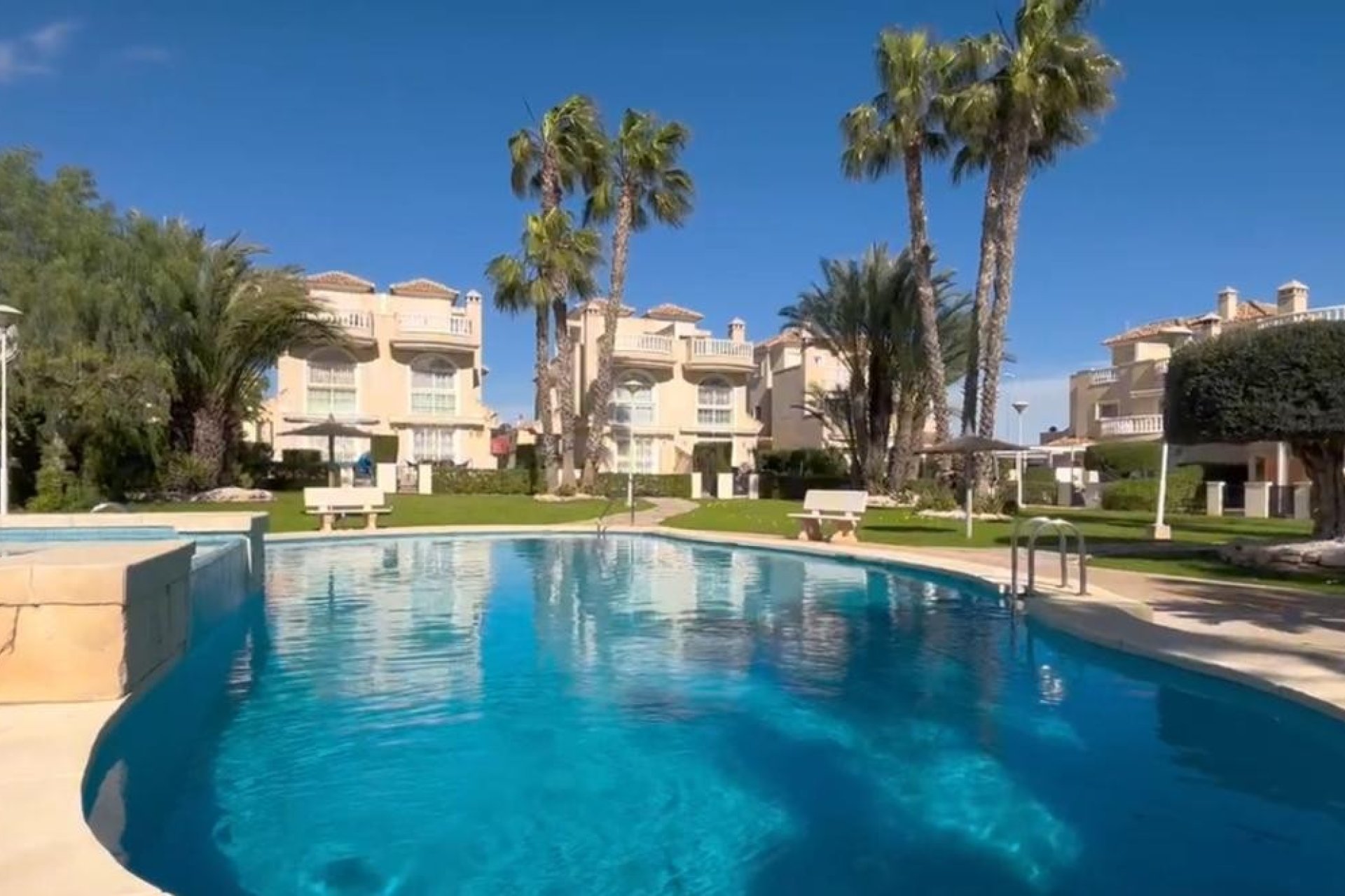 Resale - Townhouse / Duplex / Corner - Guardamar del Segura - El Raso