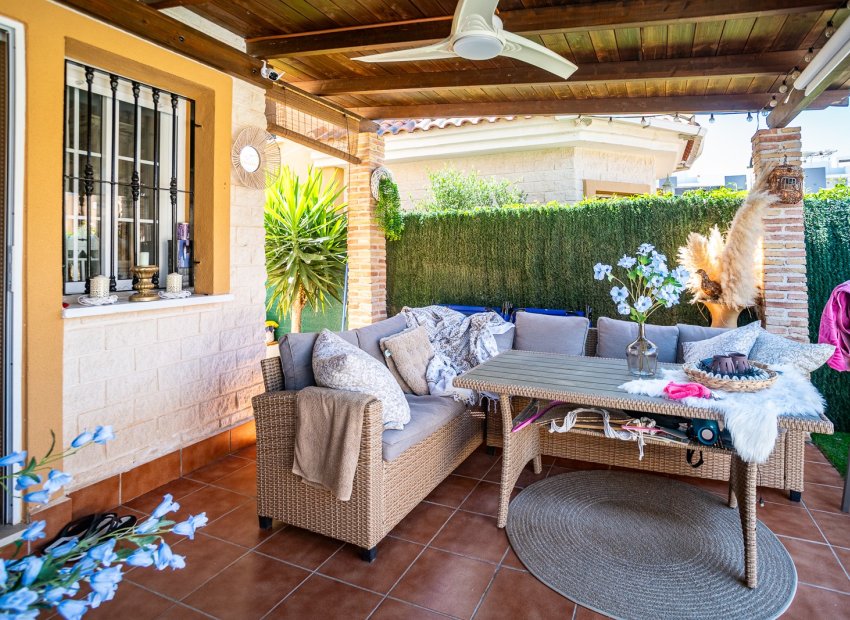 Resale - Townhouse / Duplex / Corner - Guardamar del Segura - El Raso