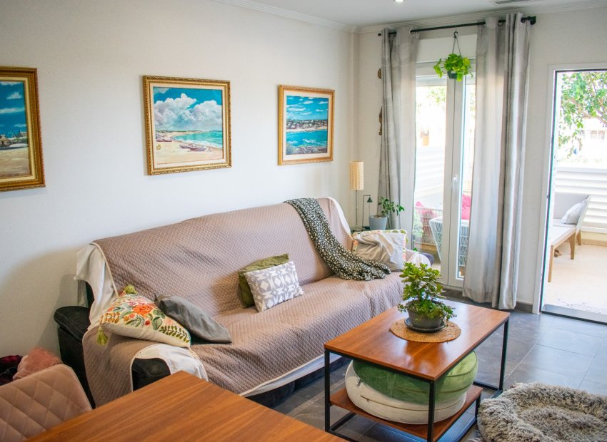 Resale - Townhouse / Duplex / Corner - Guardamar del Segura - Urbanizaciones