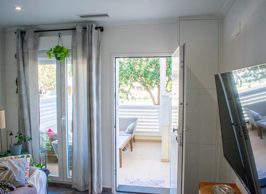 Resale - Townhouse / Duplex / Corner - Guardamar del Segura - Urbanizaciones