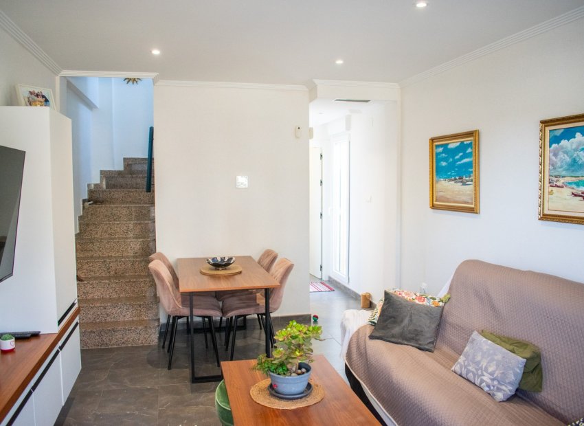 Resale - Townhouse / Duplex / Corner - Guardamar del Segura - Urbanizaciones