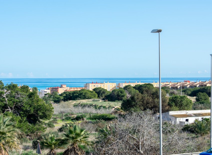 Resale - Townhouse / Duplex / Corner - Guardamar del Segura - Urbanizaciones