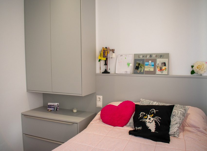 Resale - Townhouse / Duplex / Corner - Guardamar del Segura - Urbanizaciones