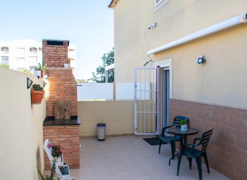 Resale - Townhouse / Duplex / Corner - Guardamar del Segura - Urbanizaciones