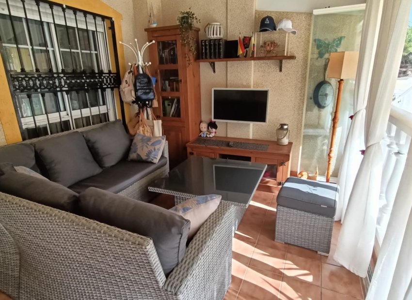 Resale - Townhouse / Duplex / Corner - Guardamar del Segura - Urbanizaciones