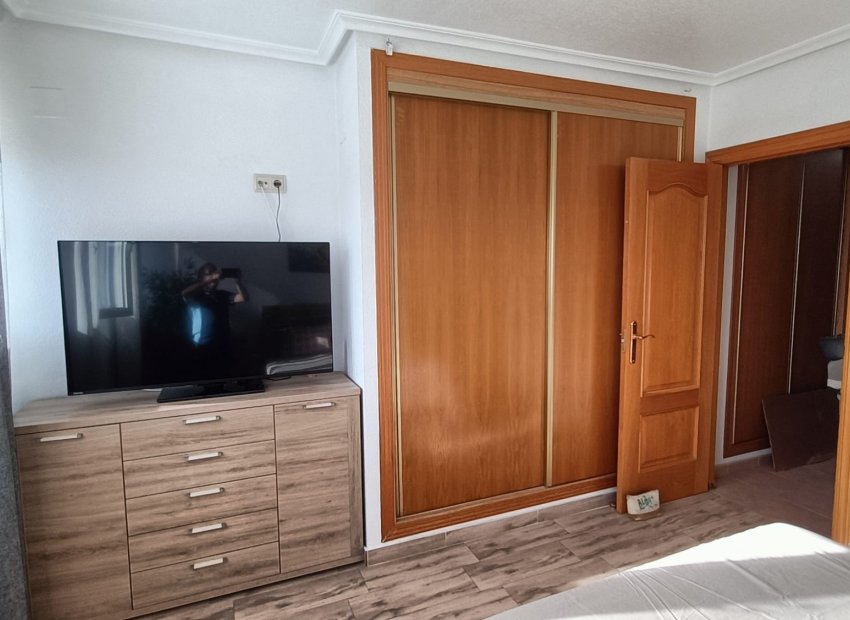 Resale - Townhouse / Duplex / Corner - Guardamar del Segura - Urbanizaciones