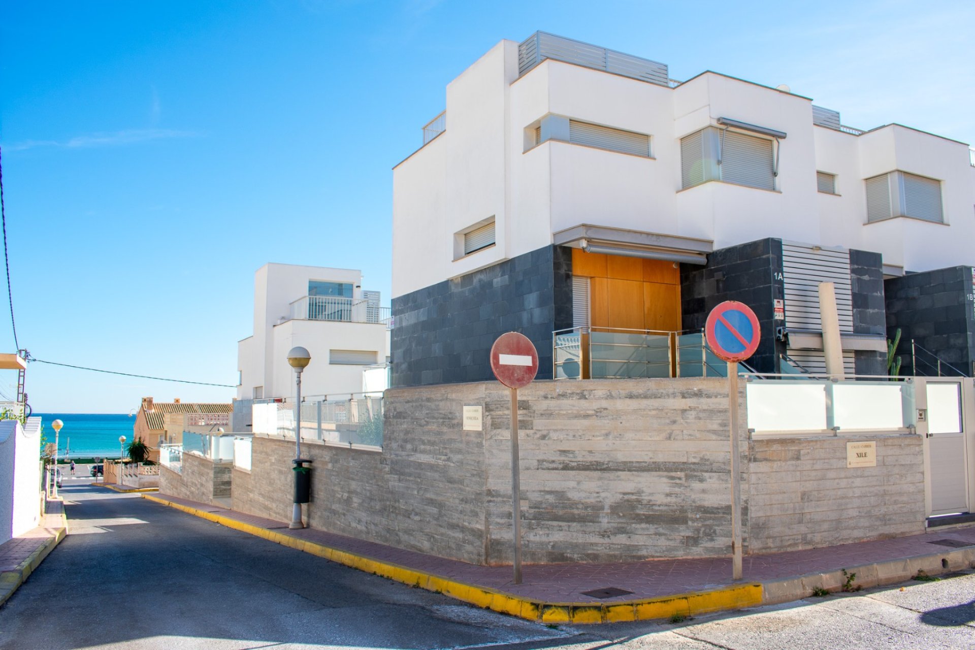 Resale - Townhouse / Duplex / Corner - Guardamar del Segura