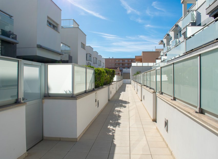 Resale - Townhouse / Duplex / Corner - Guardamar del Segura