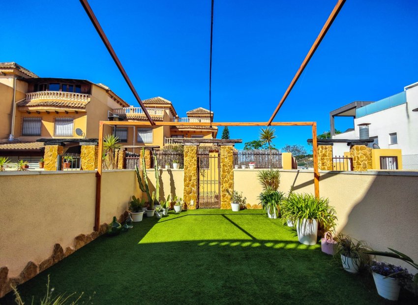 Resale - Townhouse / Duplex / Corner - Guardamar del Segura