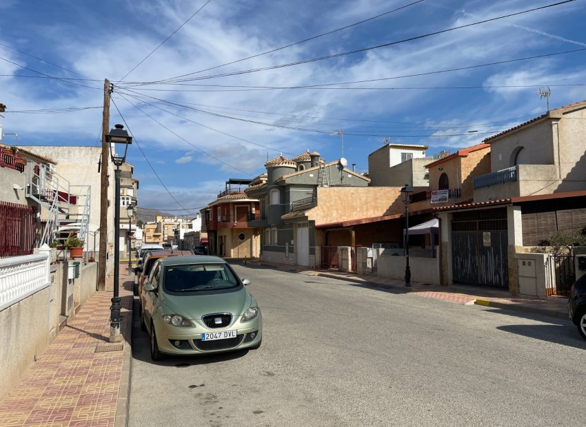 Resale - Townhouse / Duplex / Corner - Jacarilla - Comunidad Valenciana