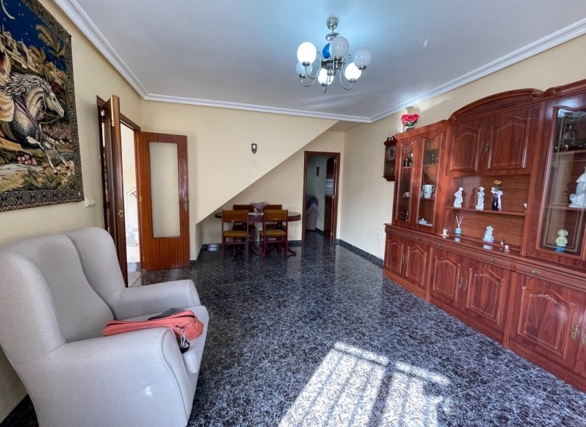 Resale - Townhouse / Duplex / Corner - Jacarilla - Comunidad Valenciana