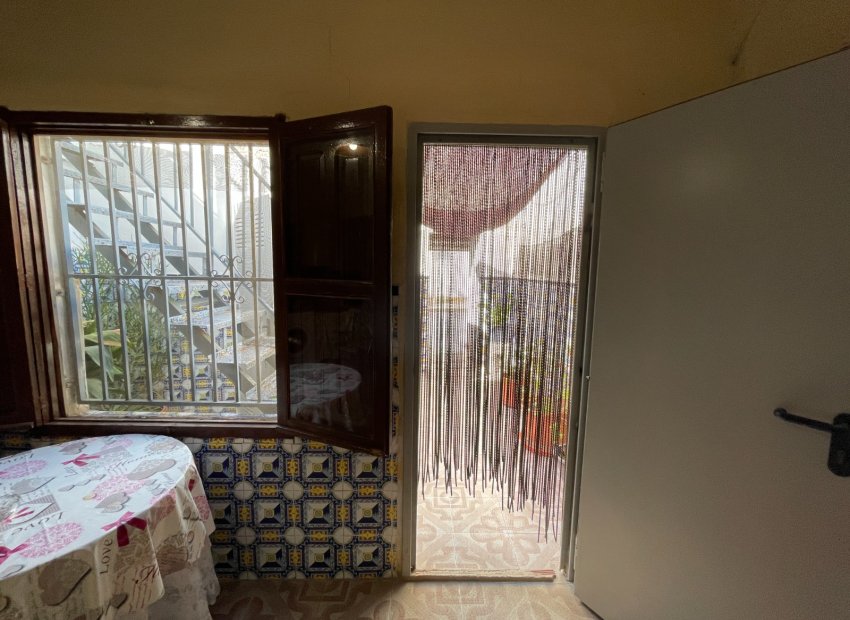 Resale - Townhouse / Duplex / Corner - Jacarilla - Comunidad Valenciana