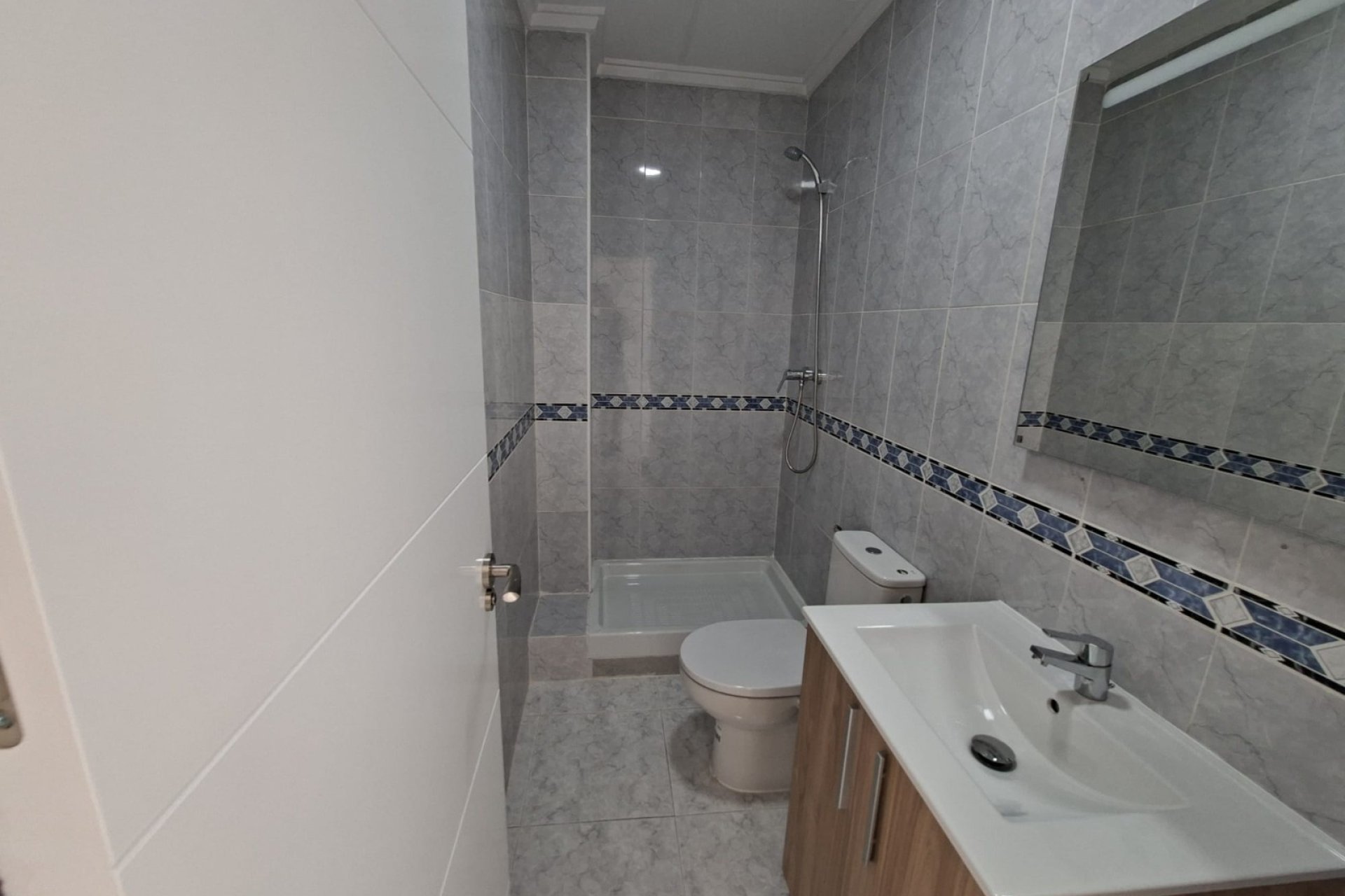 Resale - Townhouse / Duplex / Corner - La Marina - La Marina - Urbanization