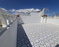 Resale - Townhouse / Duplex / Corner - La Marina - La Marina - Urbanization
