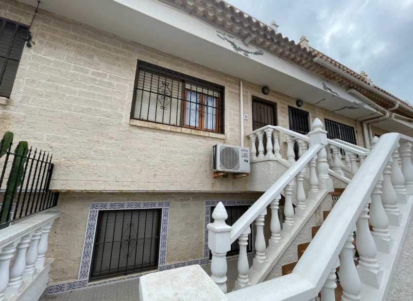 Resale - Townhouse / Duplex / Corner - La Mata - Playa