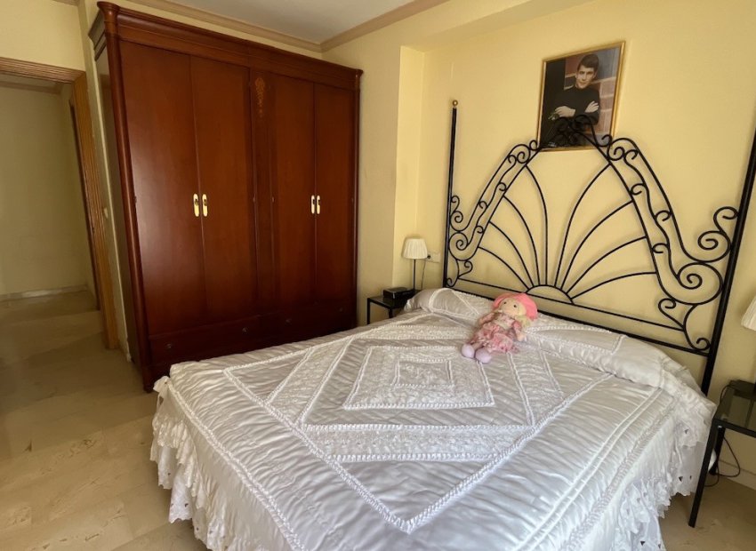 Resale - Townhouse / Duplex / Corner - La Nucía - town