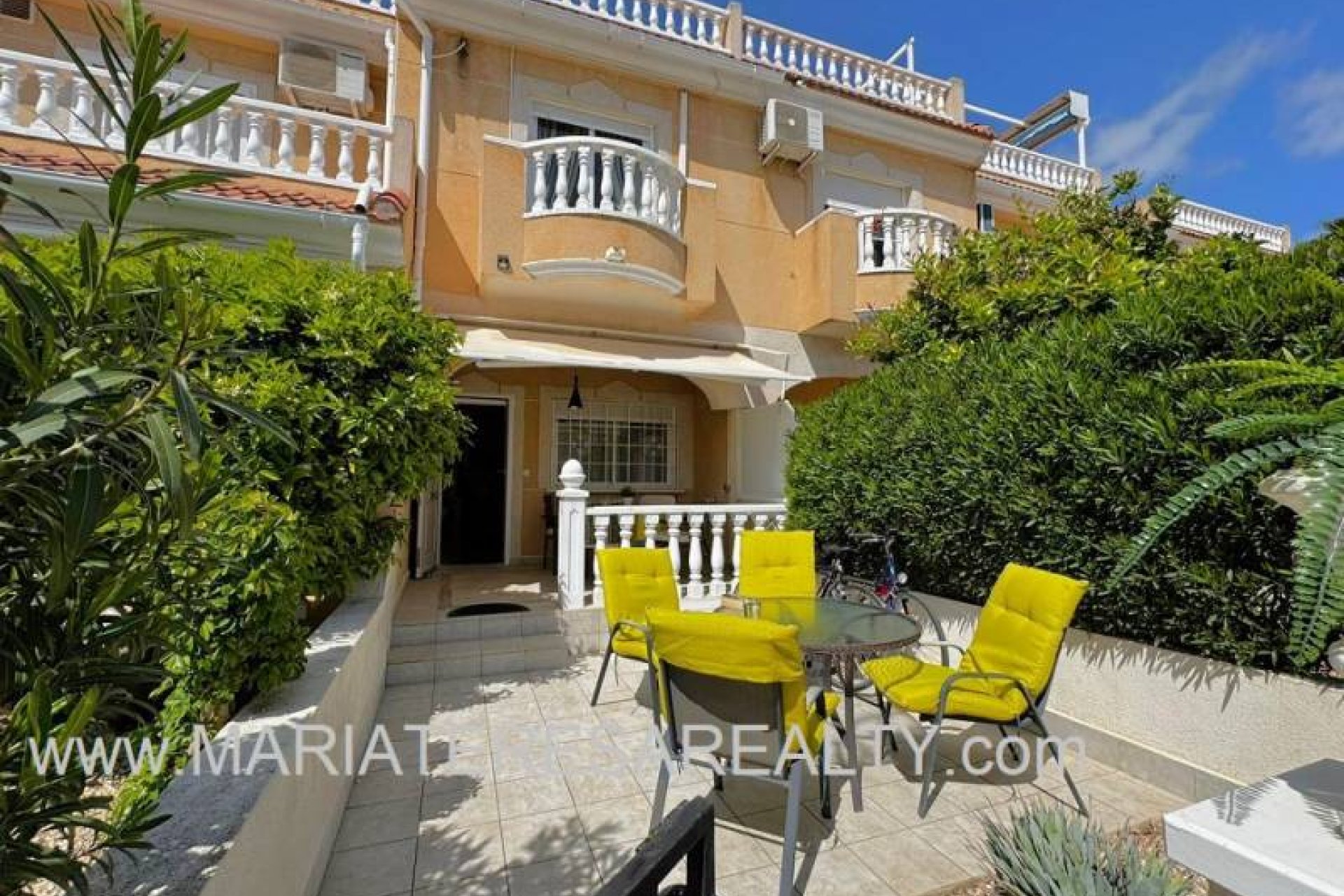 Resale - Townhouse / Duplex / Corner - Los Alcázares - Gated complex Playa I