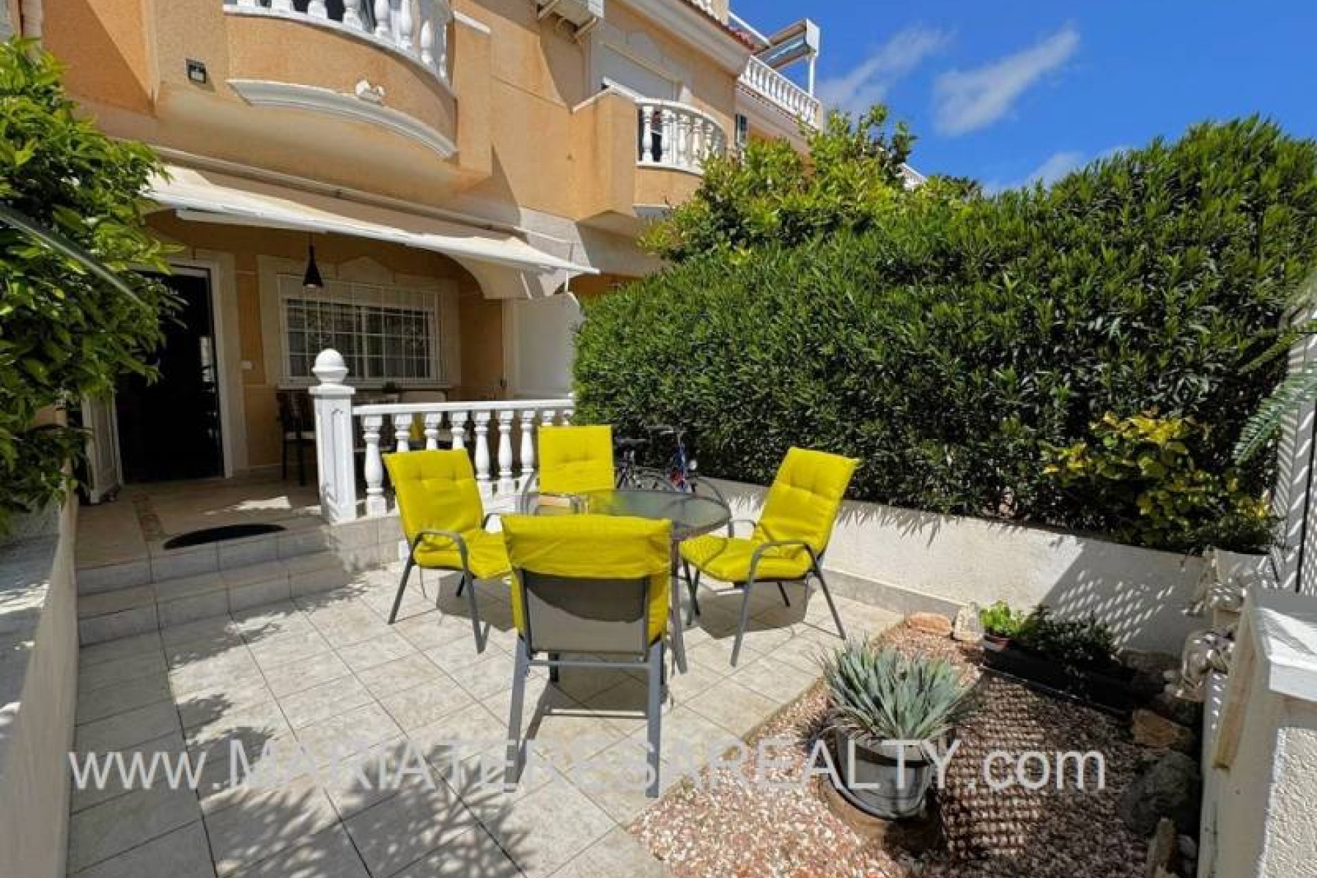 Resale - Townhouse / Duplex / Corner - Los Alcázares - Gated complex Playa I