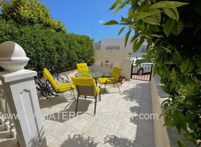 Resale - Townhouse / Duplex / Corner - Los Alcázares - Gated complex Playa I