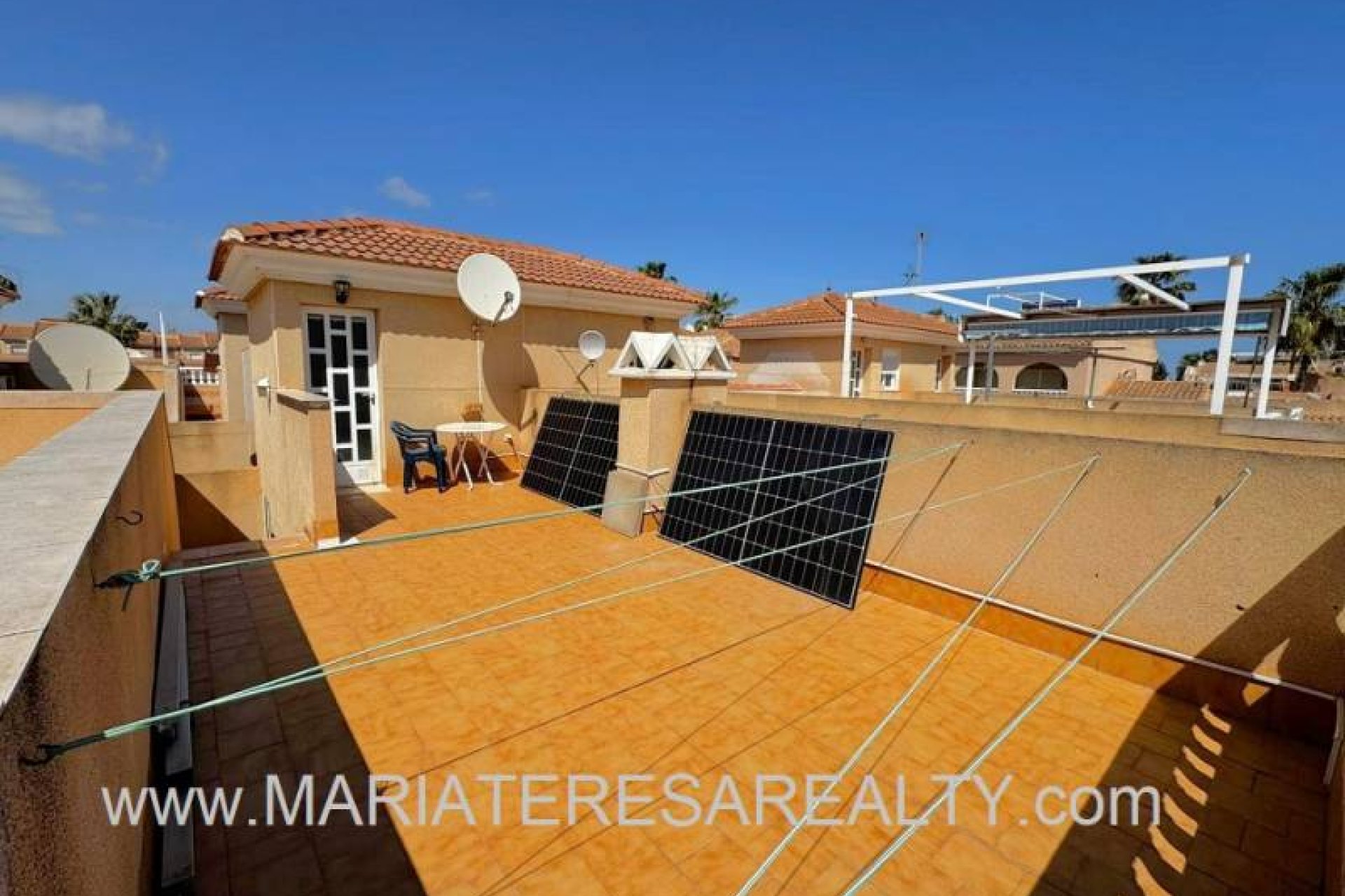 Resale - Townhouse / Duplex / Corner - Los Alcázares - Gated complex Playa I