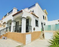 Resale - Townhouse / Duplex / Corner - Los Altos