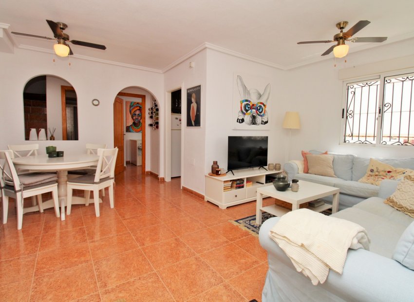 Resale - Townhouse / Duplex / Corner - Los Altos
