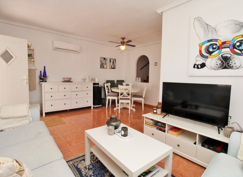 Resale - Townhouse / Duplex / Corner - Los Altos
