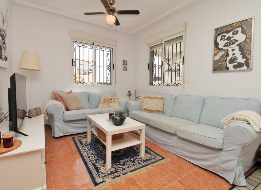 Resale - Townhouse / Duplex / Corner - Los Altos